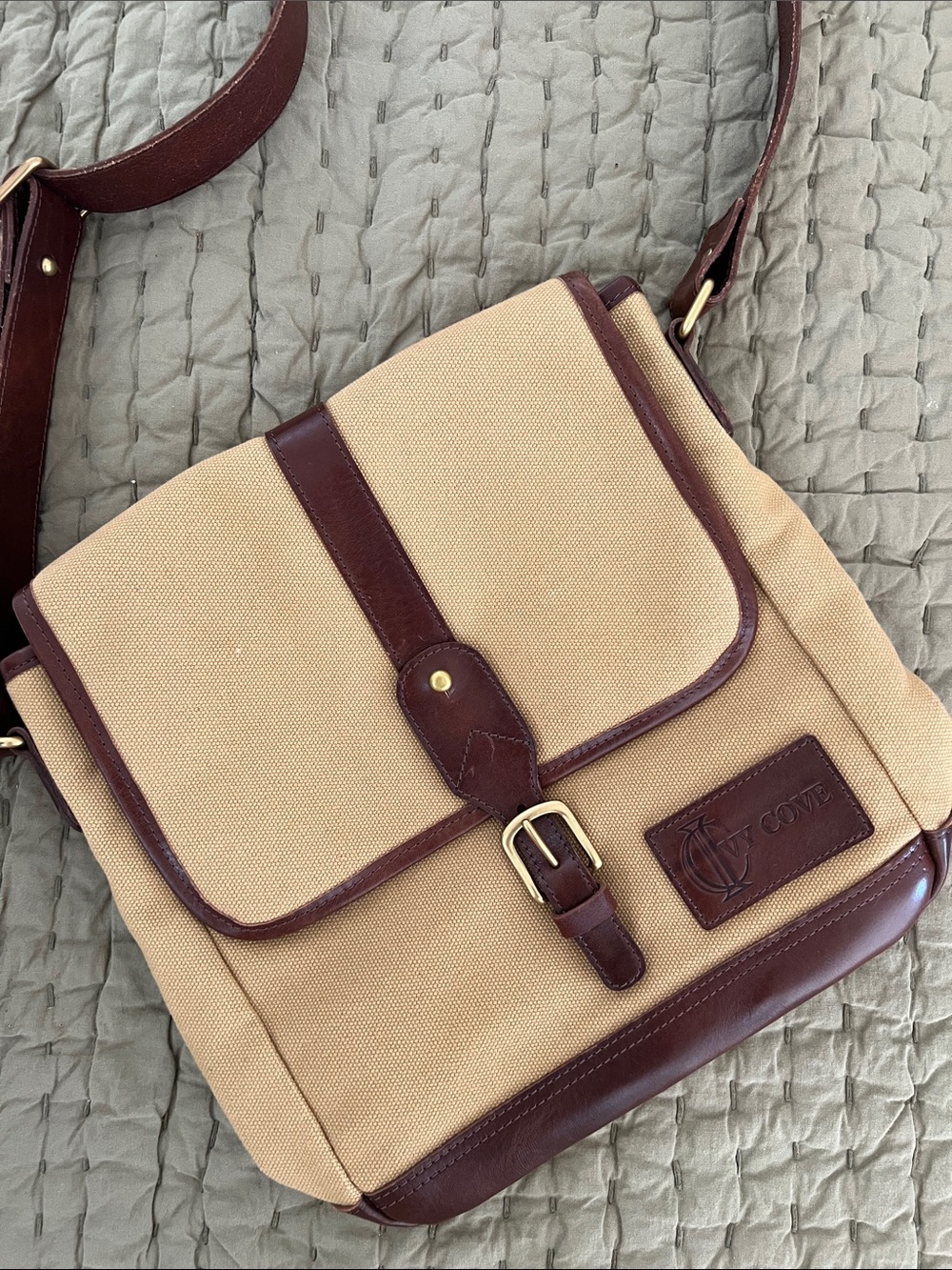 Ivy Cove Olmsted Mailbag Crossbody Messenger Bag